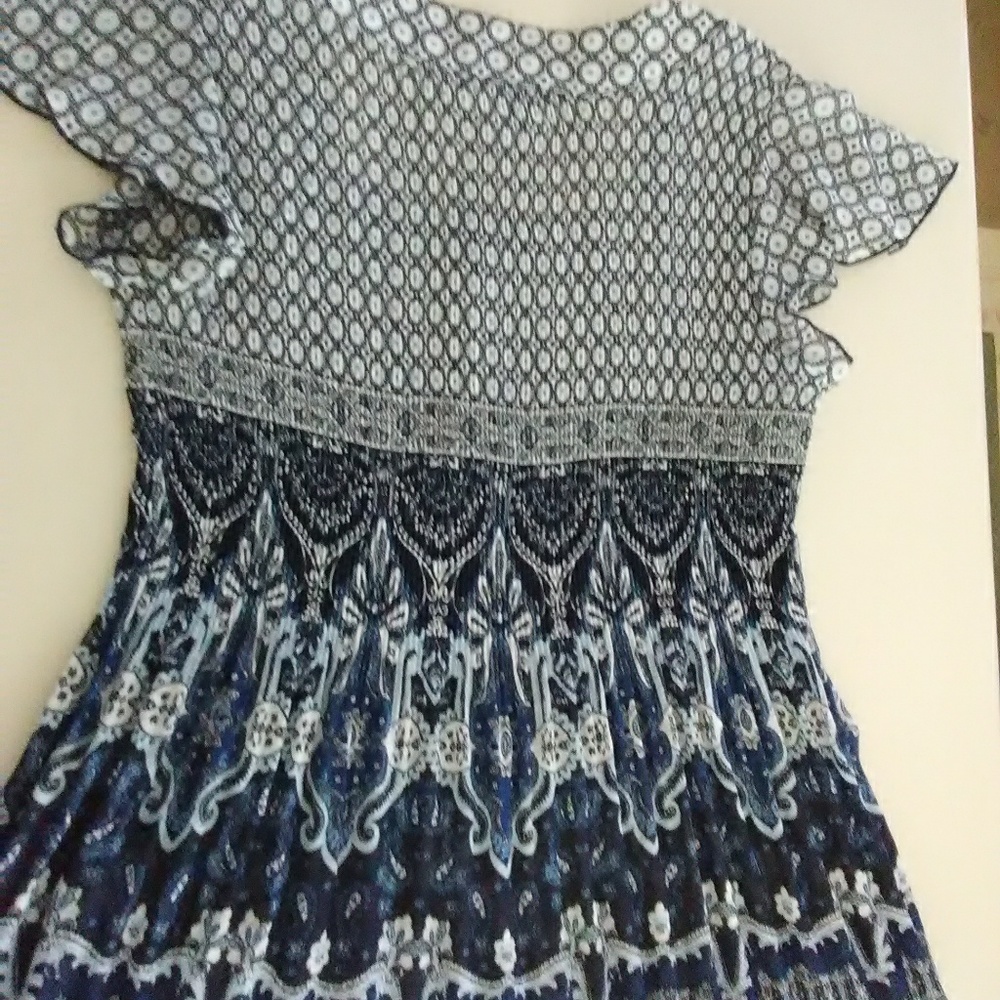 Pretty top - Picture 2 of 3